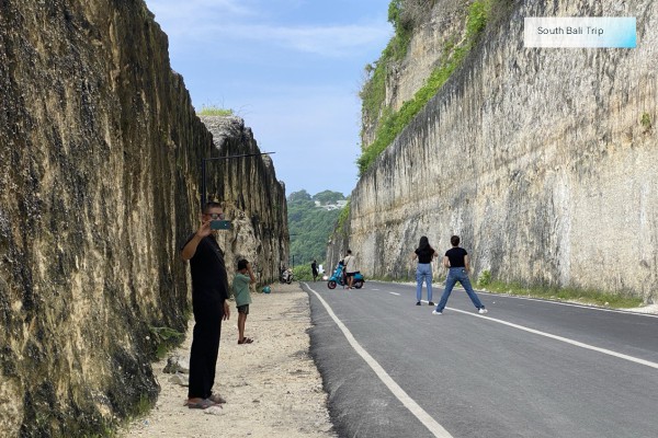 Tanah Barak Cliff